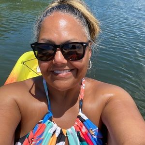 Meet your Posher, Felicia